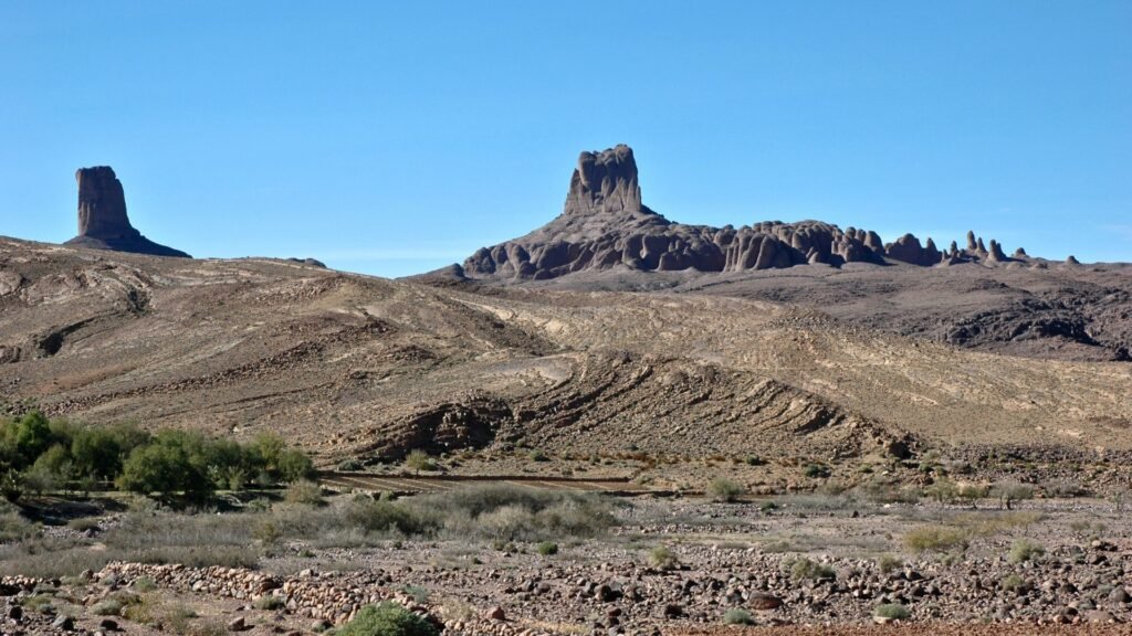 hiking-to-jebel-saghro-mountain-trek